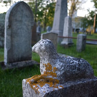 Grave_with_Lamb_Nova_Scotia_twg